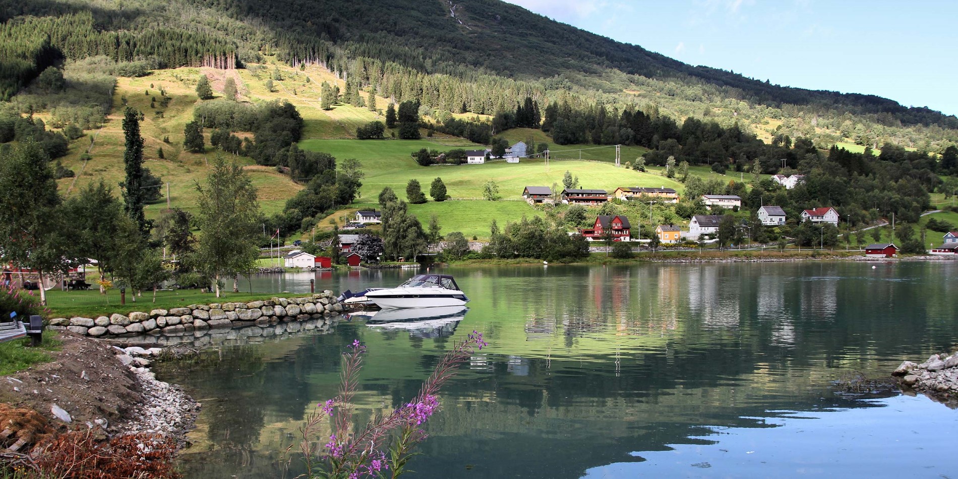 Lille landsby i Nordfjord