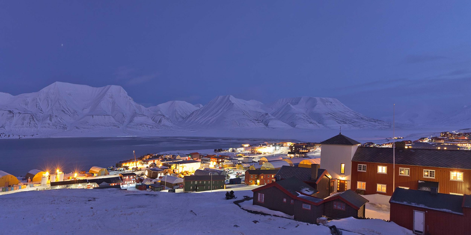 Longyearbyen om natten